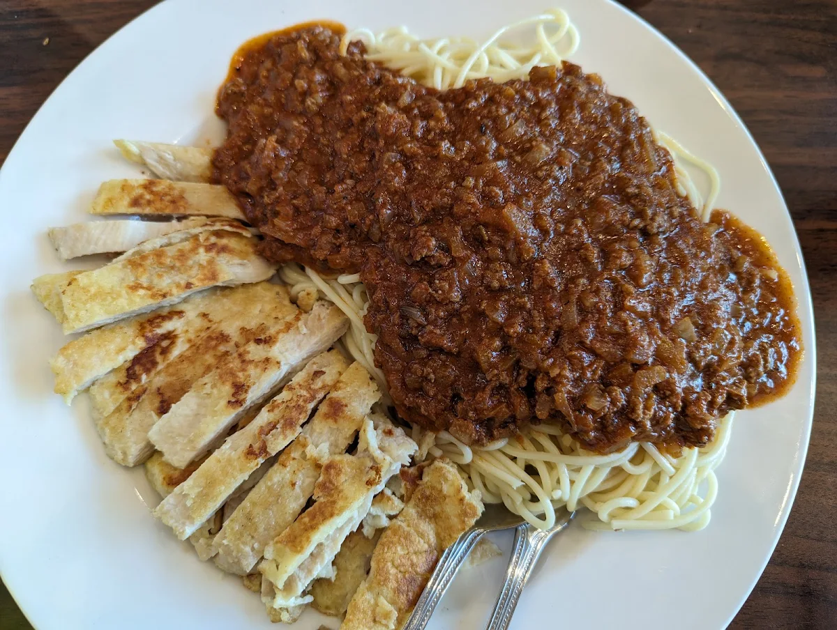 Grilled Chicken Filet with Spaghetti 鸡排意面